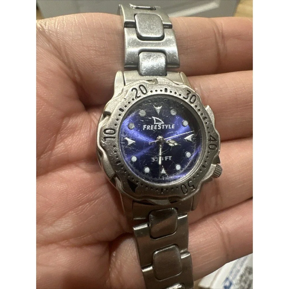 Working Freestyle 28mm Blue Dial Diver Ladies Quartz Watch‎ New Battery Steel